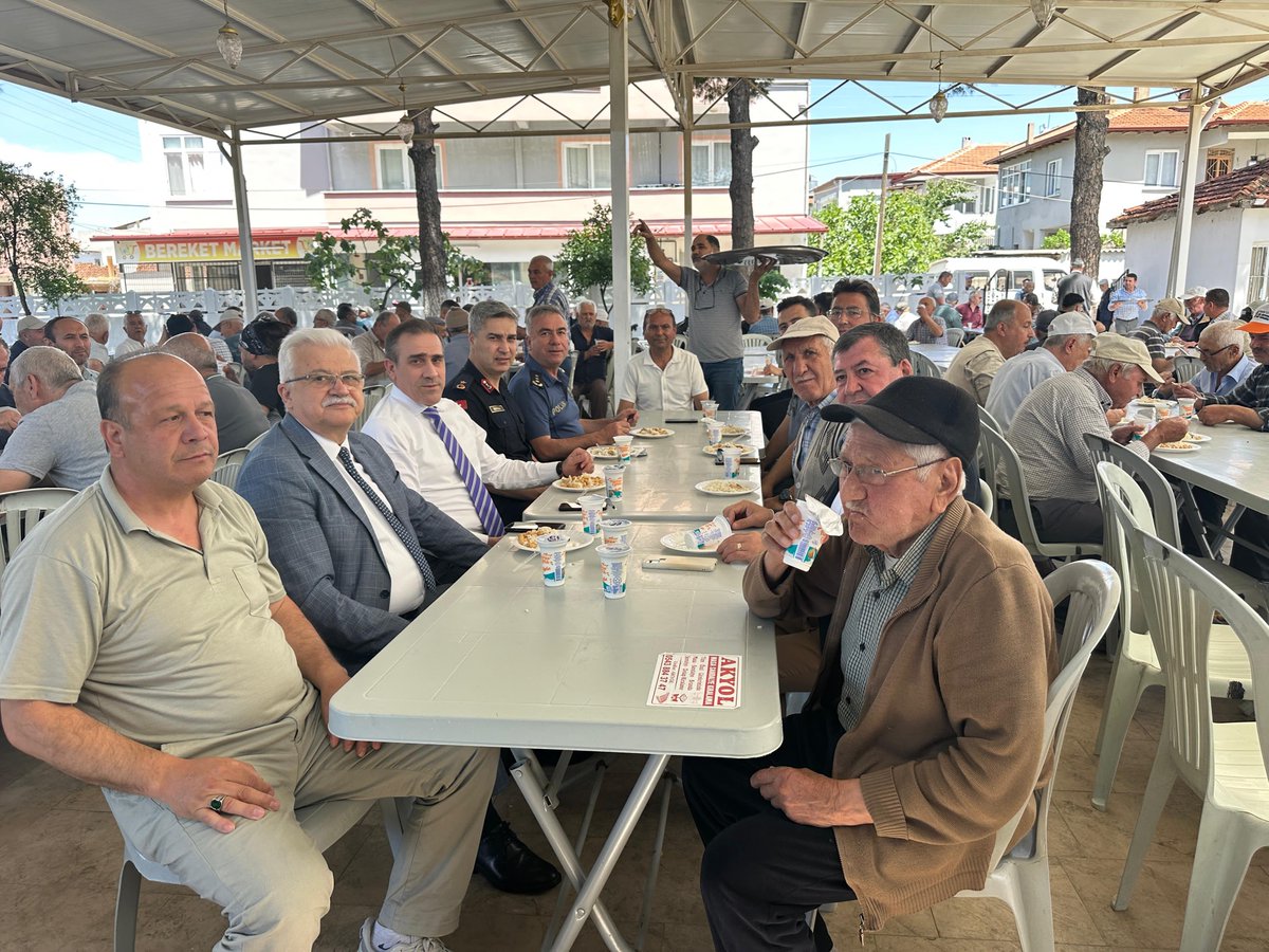 Burhaniye Kaymakamı Memiş, Cumhuriyet Mahallesi Hayrına Katıldı