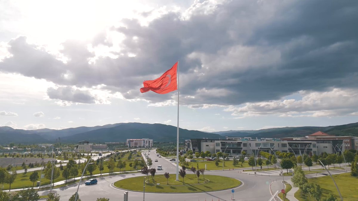 Bakan Bayraktar Erzincan'da Coşkulu Karşılama Gördü
