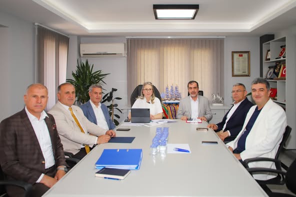 AK Parti Aydın İl Başkanlığı'nda İstişare Toplantısı Gerçekleştirildi