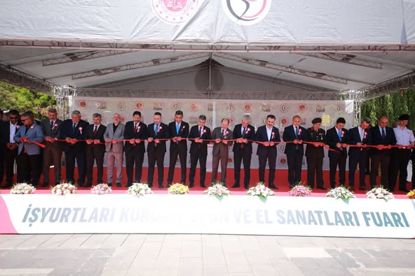 Kırıkkale'de İşyurtları Ürün ve El Sanatları Fuarı Açıldı