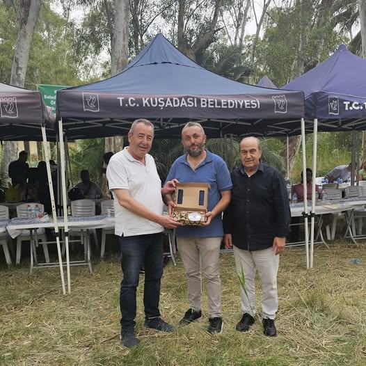 Kuşadası Ticaret Odası Temsilcileri Geleneksel Etli Pilav Günü'ne Katıldı