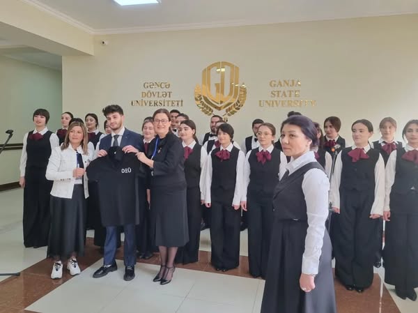 DEÜ Heyeti Gence'de Küresel Değişimler Konferansına Katıldı