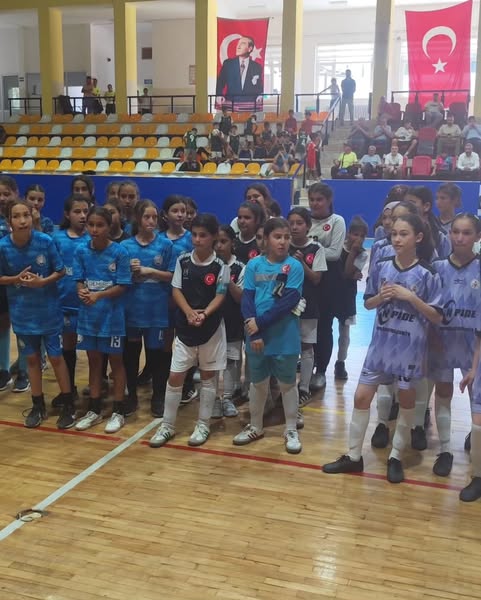Orhangazi Ortaokulu Futsal İl Turnuvası'nda İl İkincisi Oldu