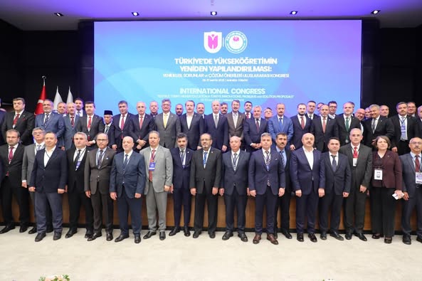 Bandırma 17 Eylül Üniversitesi Rektörü Yükseköğretim Kongresi'ne Katıldı