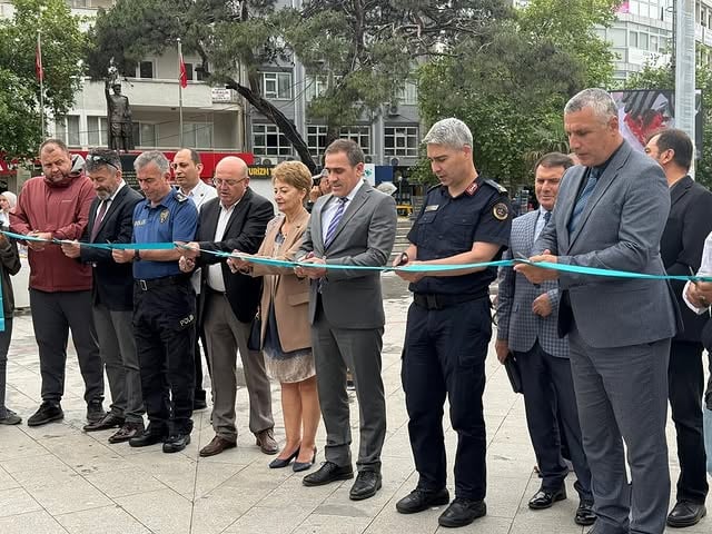 Burhaniye'de Geleneksel El Sanatları ve Resim Sergisi Açıldı