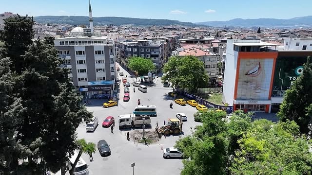 İzmir Buca Üçkuyular Meydanı'nda Trafik Düzenleme Çalışmaları Başladı