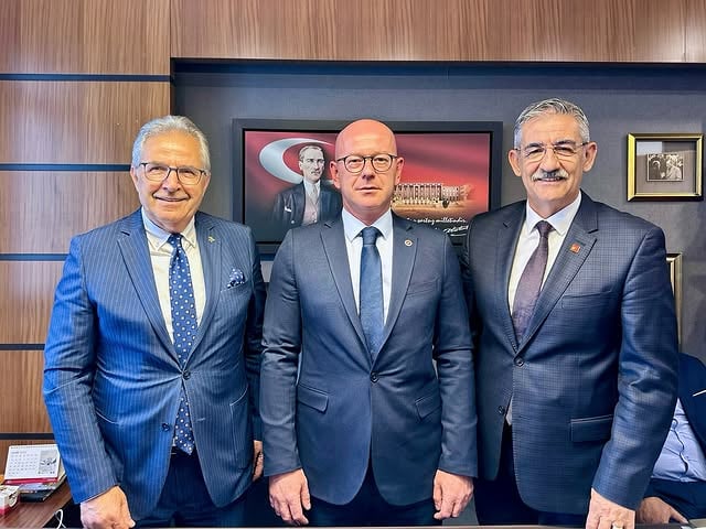 CHP Balıkesir Milletvekili Sarı, İl ve Belediye Başkanlarıyla Bir Araya Geldi