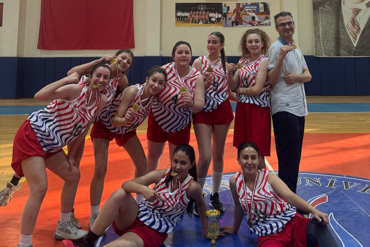 Celal Bayar Üniversitesi Bahar Şenliği Kadın Basketbol Turnuvası Sona Erdi