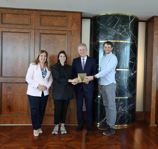 İzmir Ticaret Odası'na SPACE 25 Plaketi