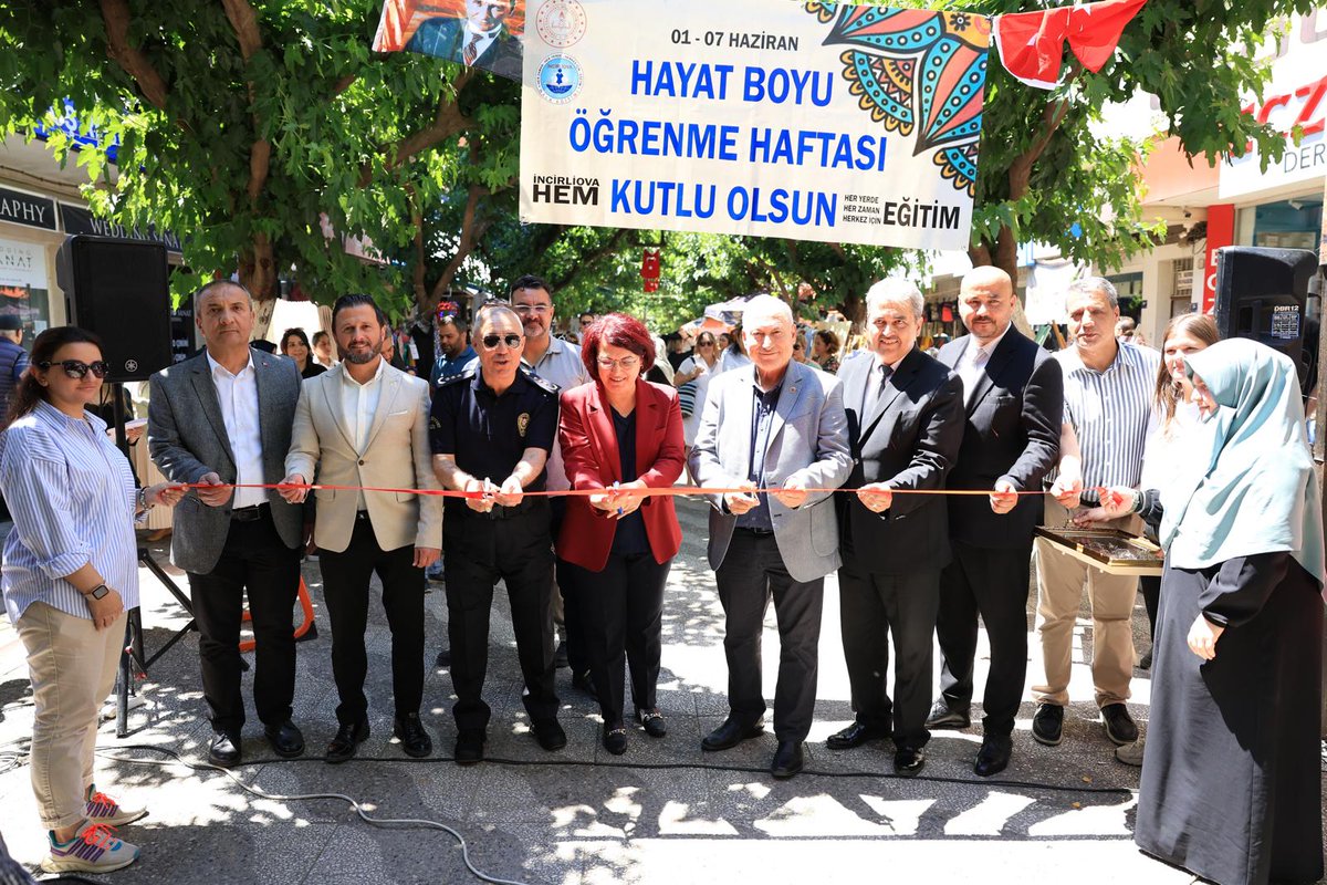 İncirliova'da Hayat Boyu Öğrenme Haftası Sergisi Açıldı
