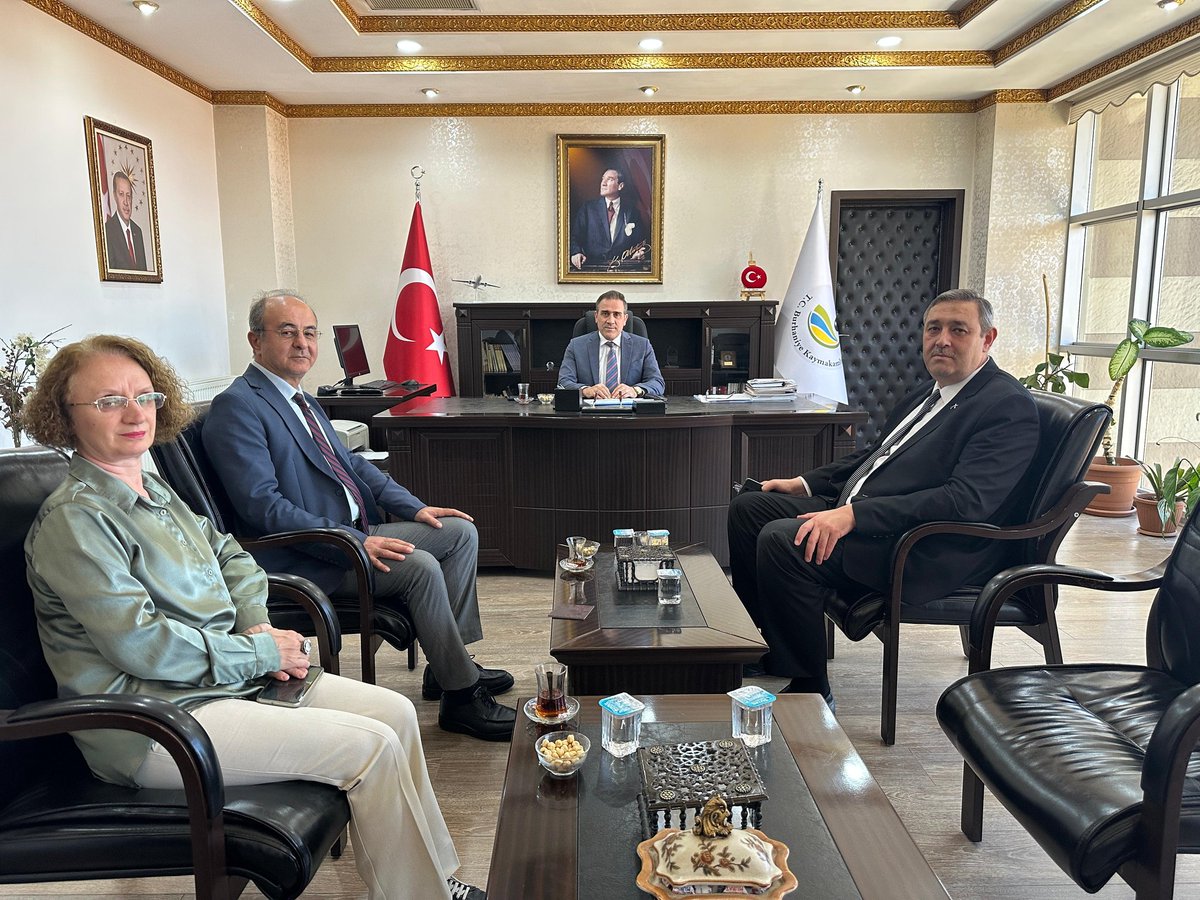 Balıkesir İl Sanayi ve Teknoloji Müdürü Şafak, Burhaniye Kaymakamı Memiş'i Ziyaret Etti