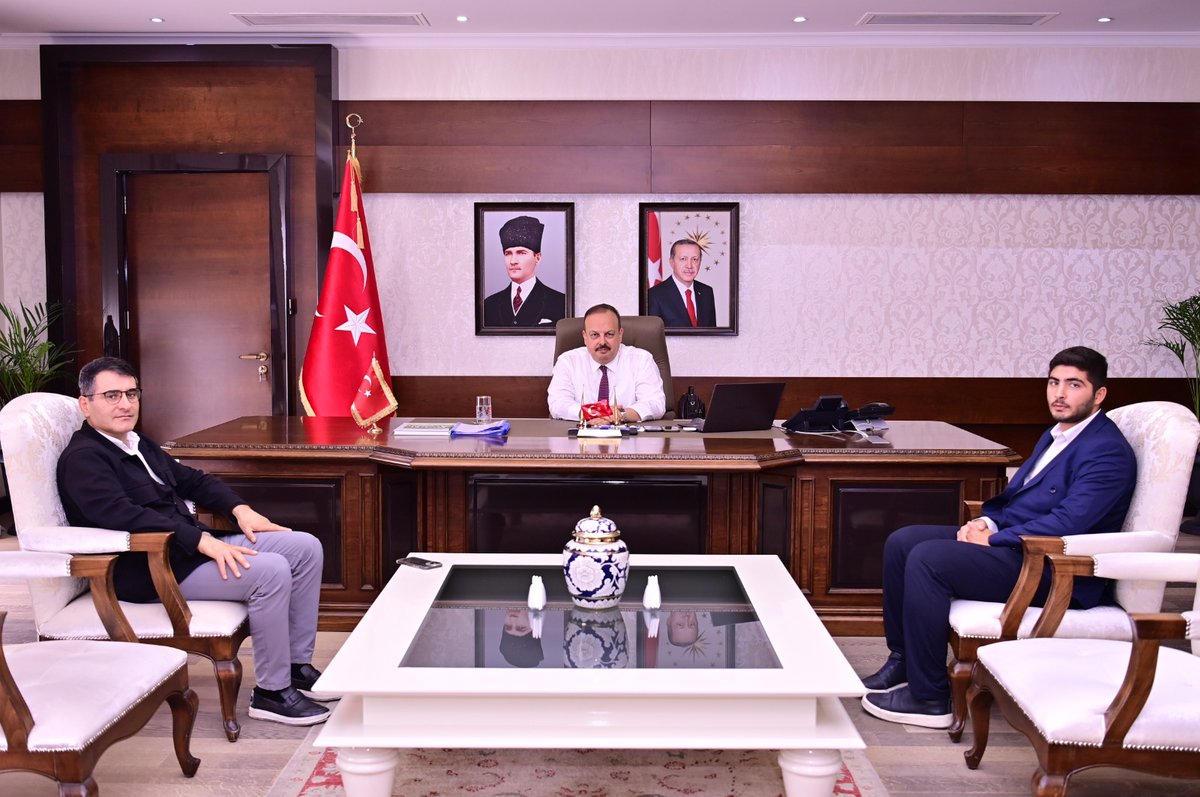Aydın Valisi Canbolat, İş İnsanı Diker'i Makamında Ağırladı