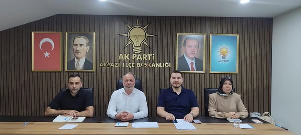 AK Parti Akyazı İlçe Teşkilatı Haftalık Toplantısını Gerçekleştirdi