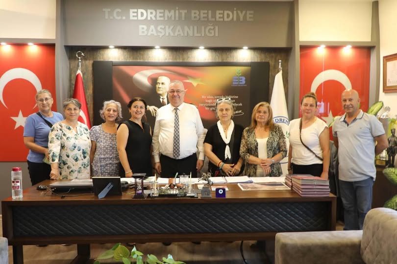 Edremit Belediyesi Hayvanseverlerle İstişare Toplantısı Düzenledi