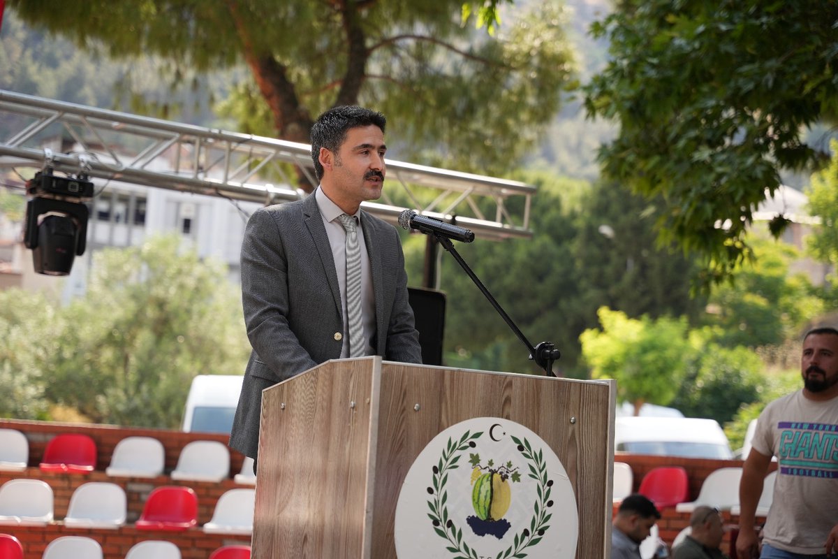 Gölmarmara'da İlk Bağ Yaprağı Festivali Düzenlendi