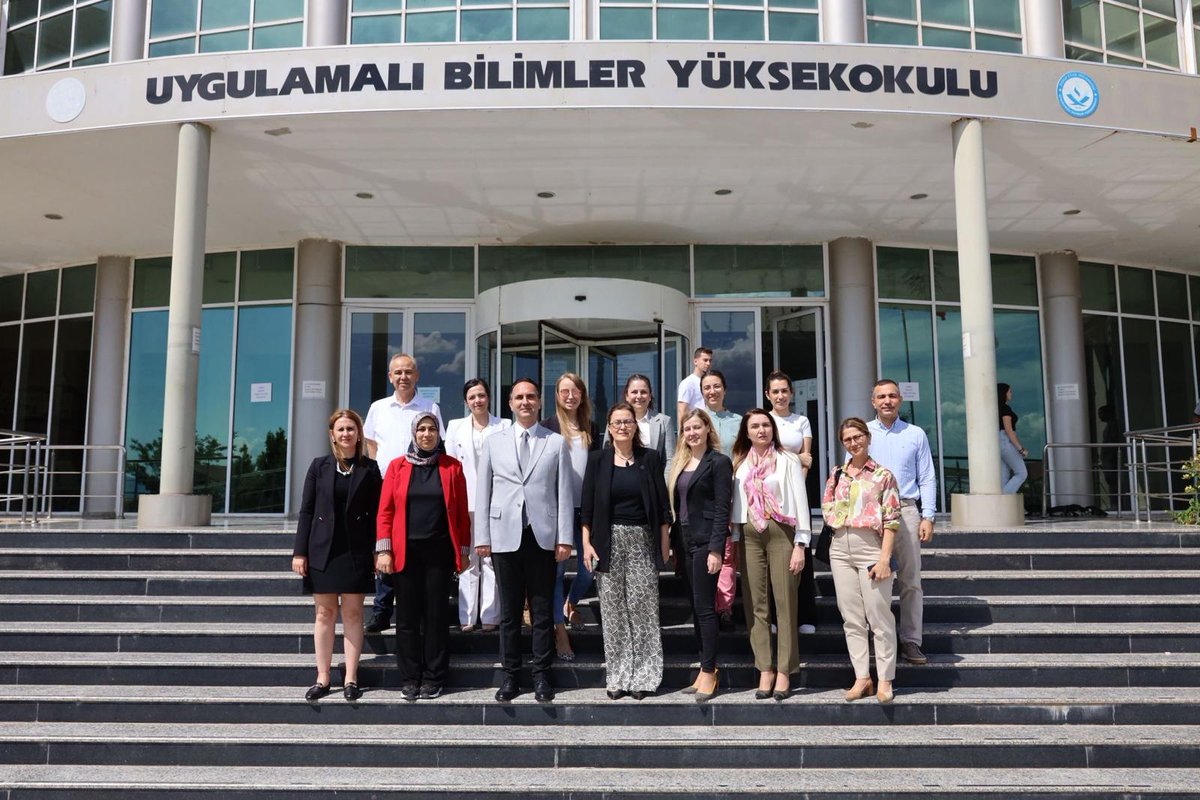 DEÜ'de Aile Yılı Etkinliği: Koruyucu Aileler ve Çocuklar Mutfakta Buluştu