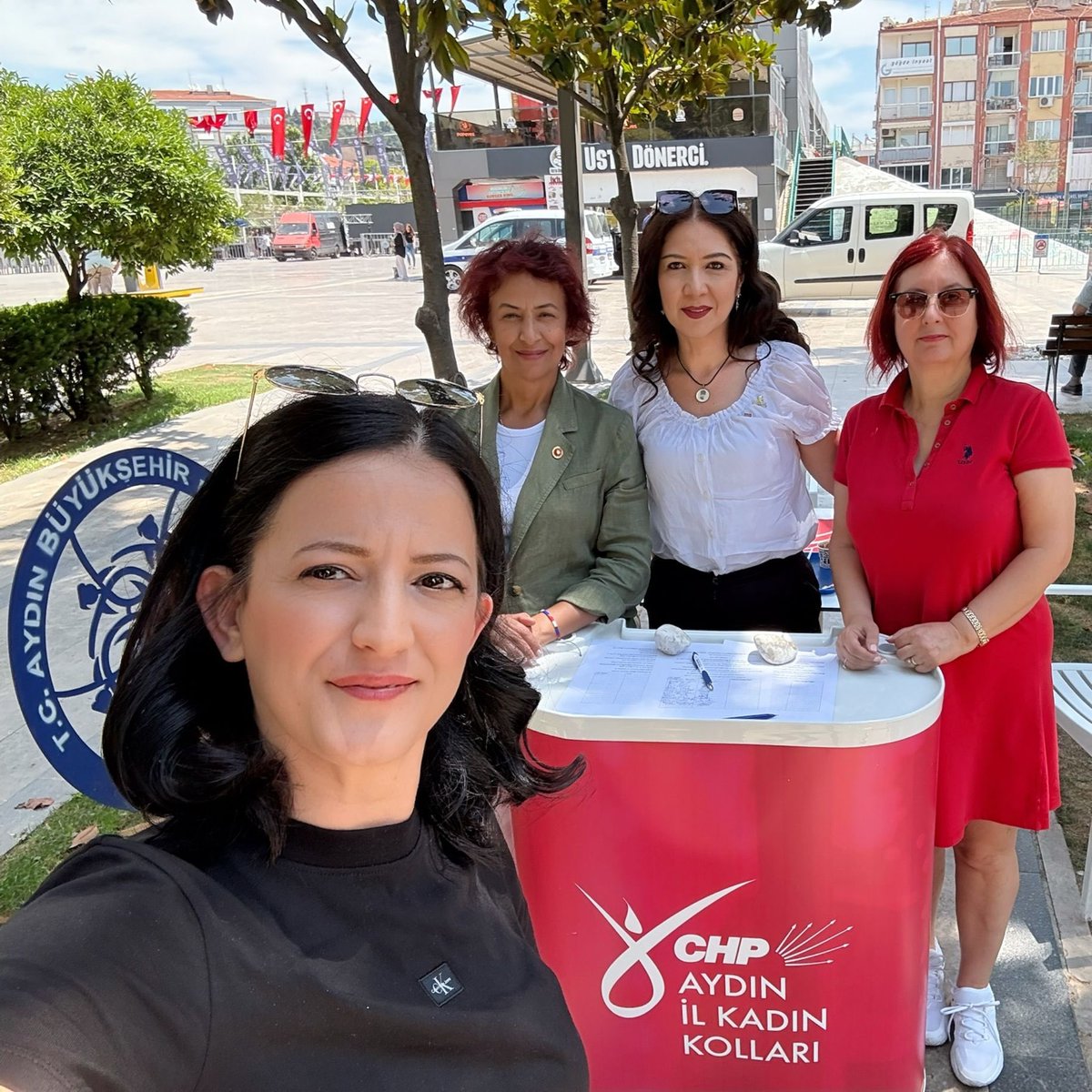 CHP Aydın Kadın Kolları'ndan Ekrem İmamoğlu'na Özgürlük ve Erken Seçim Çağrısı