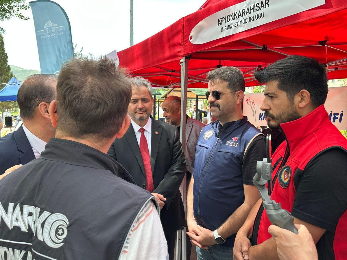 Afyonkarahisar Emniyet Müdürlüğü, Üniversite Bahar Şenliklerinde Bilgilendirme Çalışmaları Yaptı