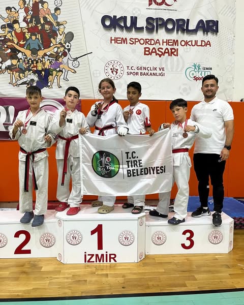 Tire Belediye Spor Taekwondo Takımı'ndan Ulusal Başarı