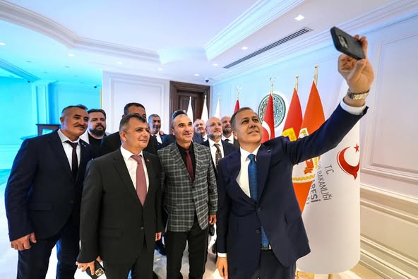 AK Parti Afyonkarahisar Heyeti İçişleri Bakanı Yerlikaya'yı Ziyaret Etti