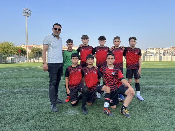 Koçarlı Belediyespor U12 Takımı, Cüneyt Doğruer ile Dostane Bir Maç Gerçekleştirdi