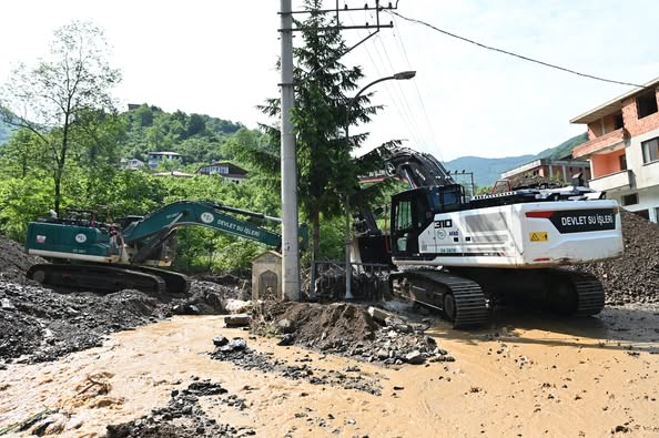 Trabzon'da Sağanak Yağışların Etkileriyle Mücadele Devam Ediyor