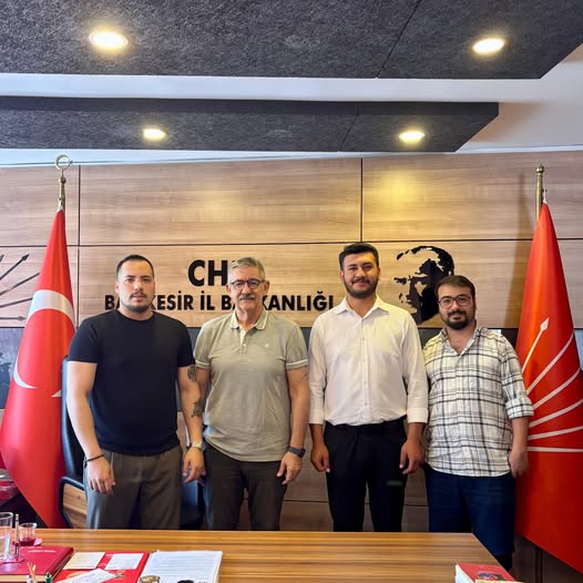 CHP Balıkesir İl Başkanlığı'nda Gençlik Kolları Ziyareti