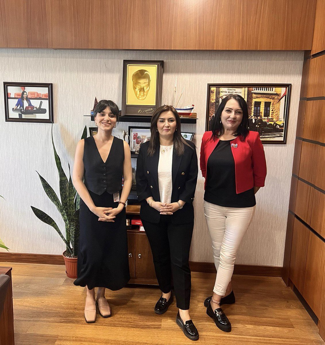 CHP İzmir Milletvekili Kılıç, Özgürlük Araştırmaları Derneği Temsilcilerini Mecliste Ağırladı