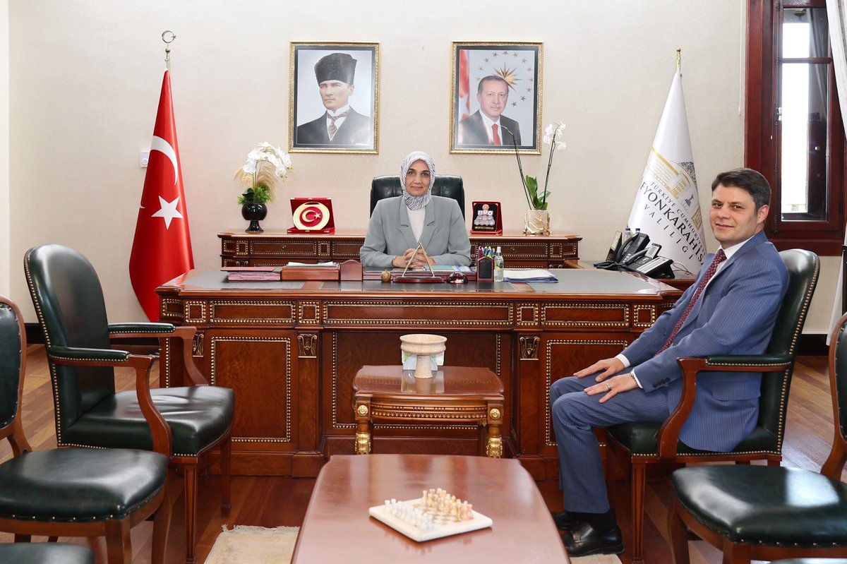 Afyonkarahisar Valisi Yiğitbaşı, Sandıklı Kaymakamı Çengel'i Yeni Görevinde Kutladı