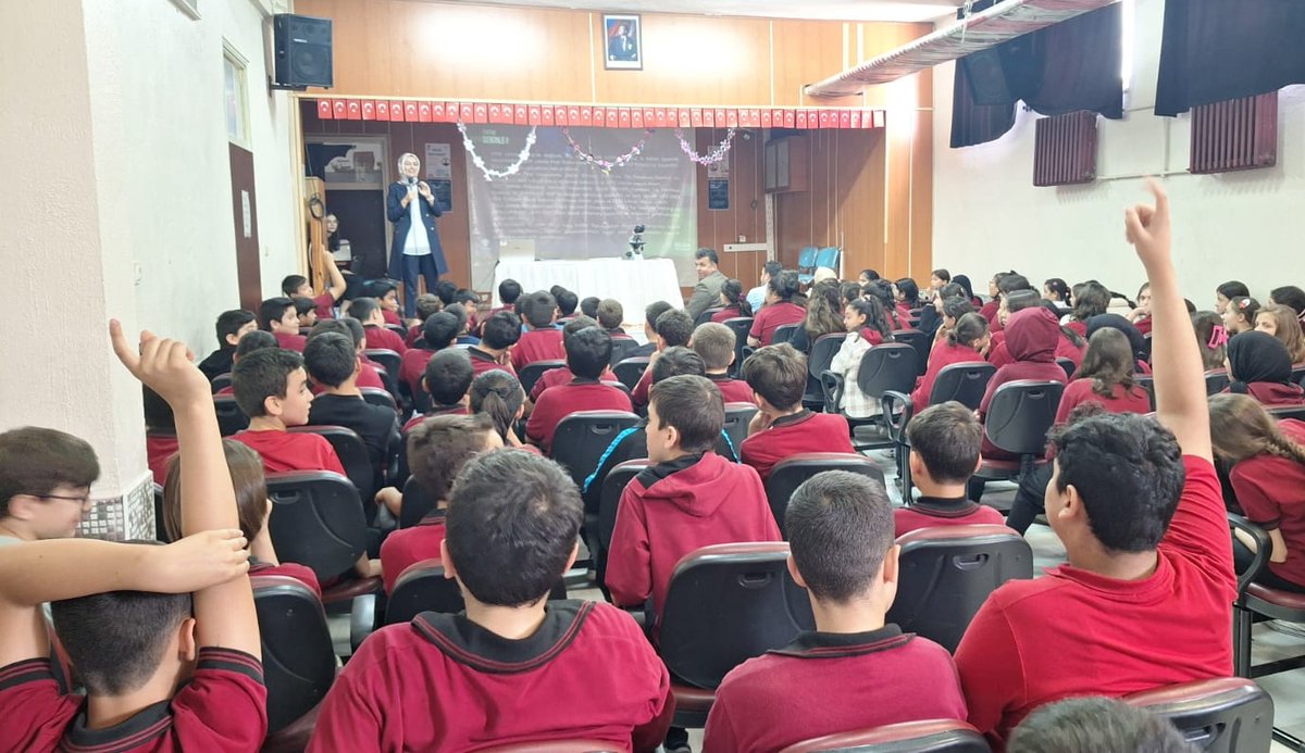 AFSÜ Öğretim Üyesi, Ortaokul Öğrencilerine Hücre ve Doku Biyolojisini Anlattı