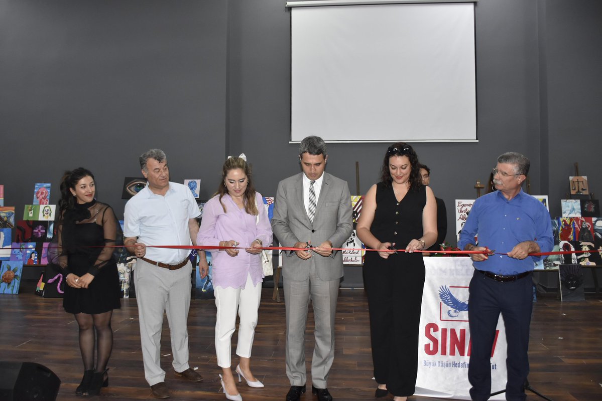 Didim'de Sanatla Buluşma: Resim Sergisi Yoğun İlgi Gördü