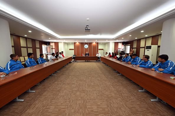 Rektör Karakaş, Spor Başarısı Gösteren Öğrencileri Ödüllendirdi