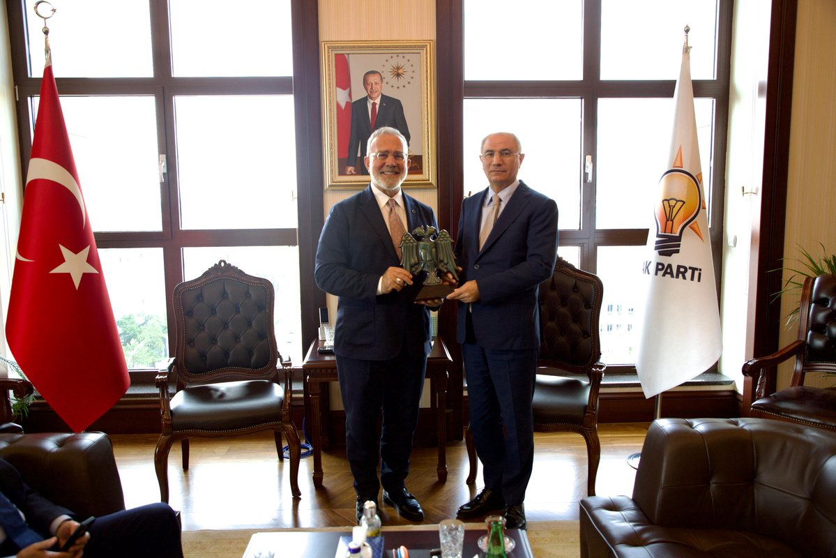 AK Parti Manisa Milletvekili Yenişehirlioğlu, Genel Başkan Vekili Âlâ ile Bir Araya Geldi