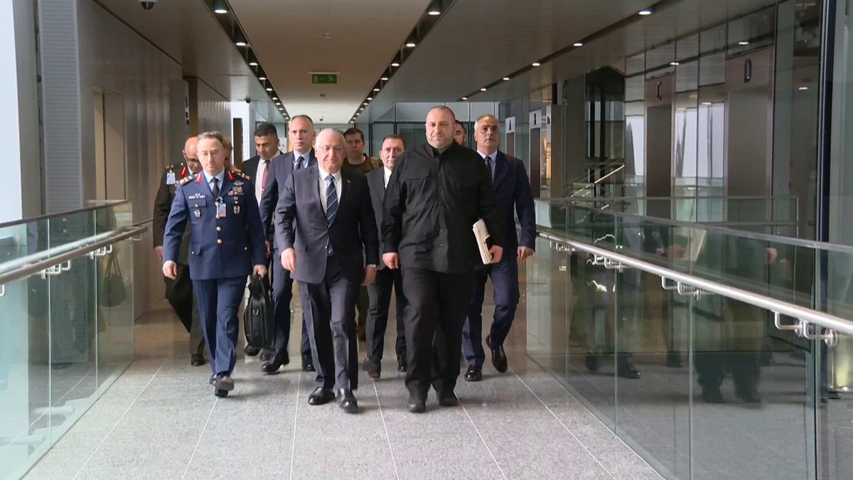 Milli Savunma Bakanı Güler, NATO Karargâhı'nda Ukrayna Savunma Bakanı Umerov ile Görüşüldü