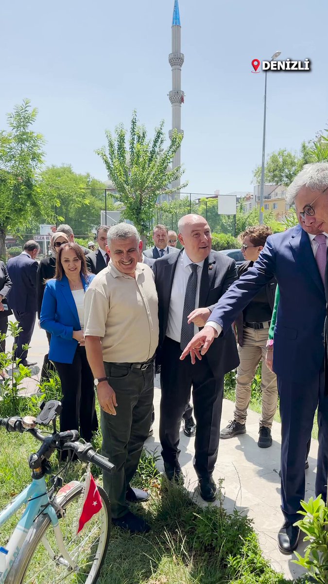 Sağlık Bakanı Memişoğlu, Denizli'de Bisiklet Turu Gerçekleştirdi