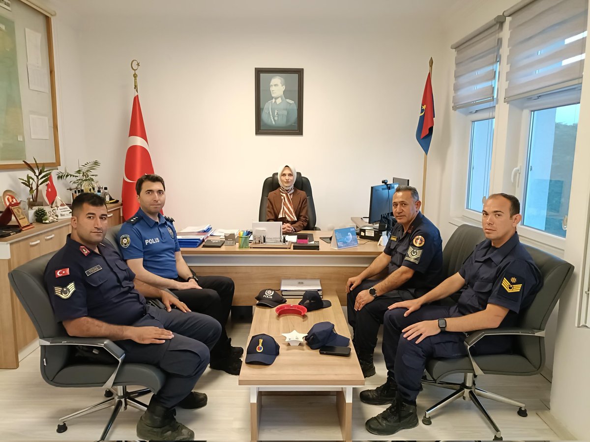 Marmara Kaymakamı Orhan, İlçe Jandarma Komutanlığı Personelini Ziyaret Etti