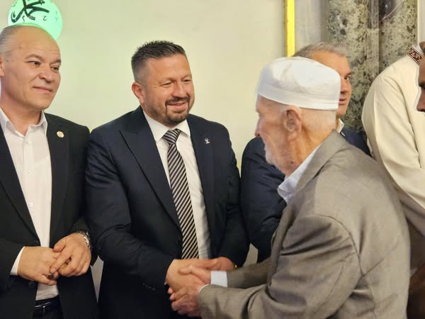 AK Parti Balıkesir İl Başkanlığı, Kurban Bayramı'nı Zağnos Paşa Camii'nde Kutladı