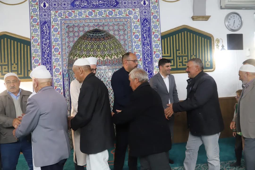 Bayat Belediye Başkanı Bodur, Kurban Bayramı'nı Çarşı Camii'nde Kutladı