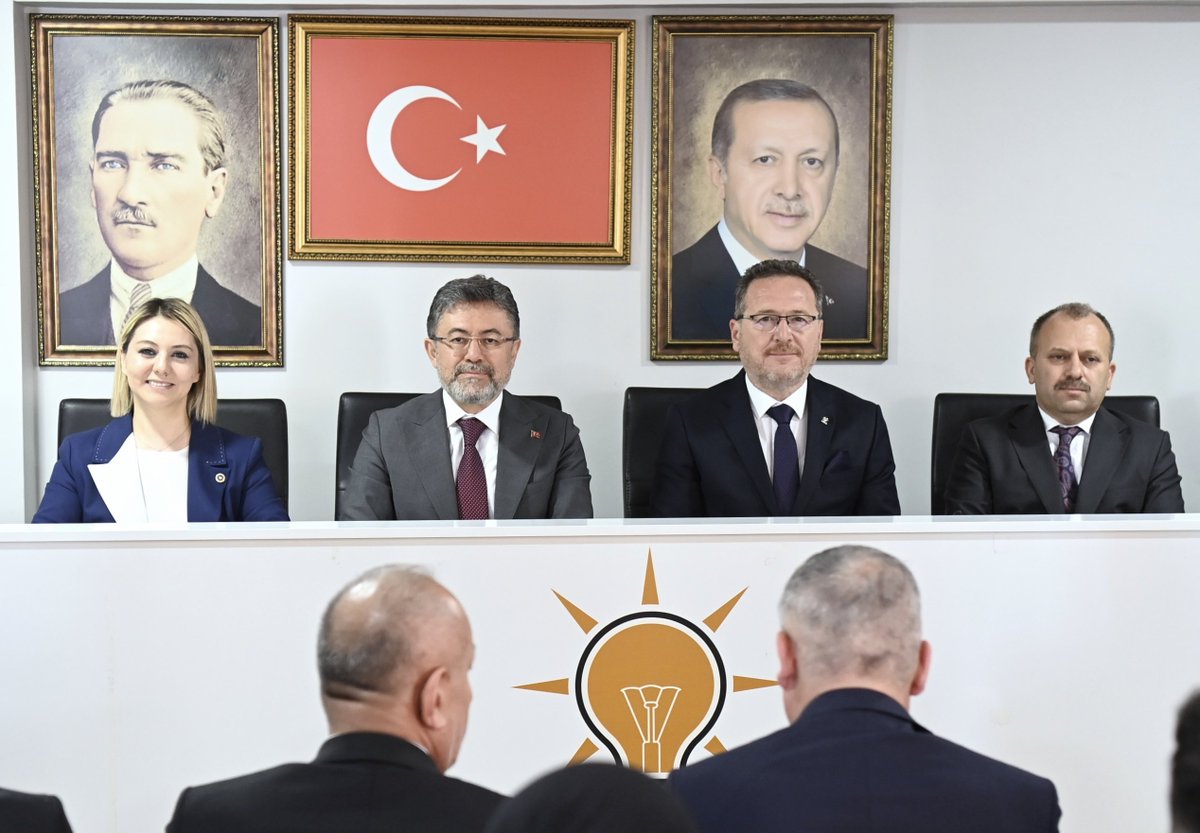 Tarım ve Orman Bakanı Yumaklı, AK Parti Kastamonu İl Başkanlığı ile Bayramlaştı