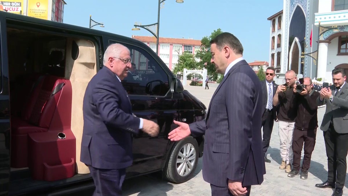 Millî Savunma Bakanı Güler, Kütahya'da Mehmetçiklerle Bayramlaştı