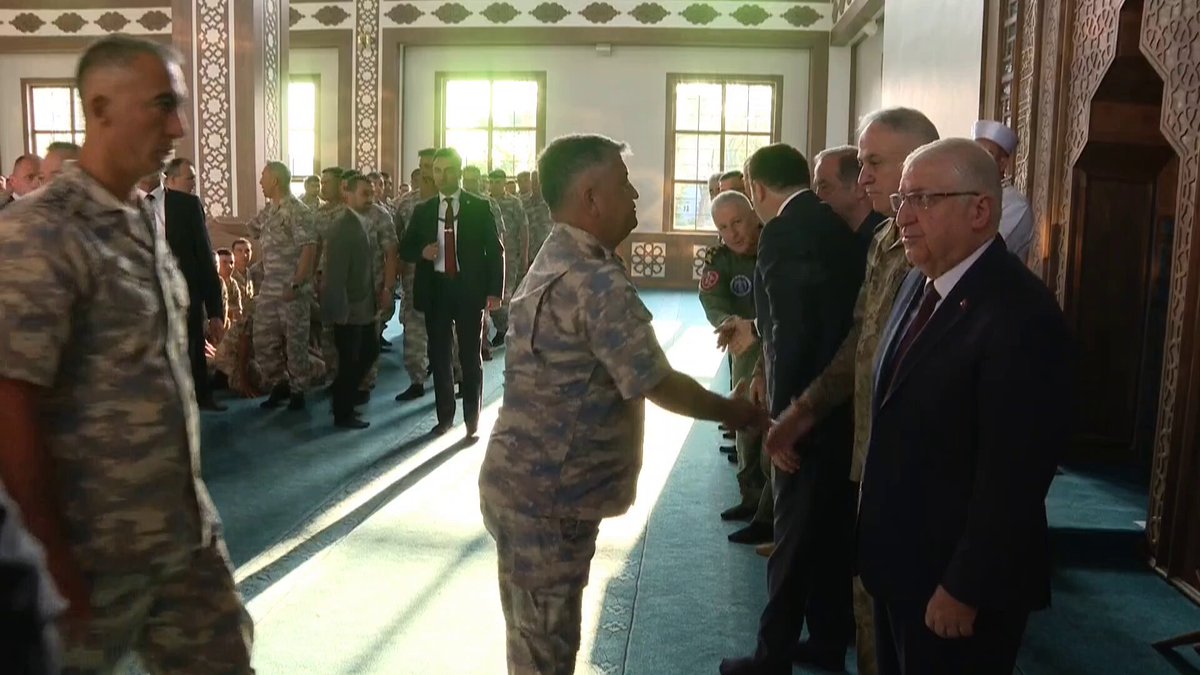 Millî Savunma Bakanı Güler, Kütahya'da Mehmetçiklerle Bayramlaştı