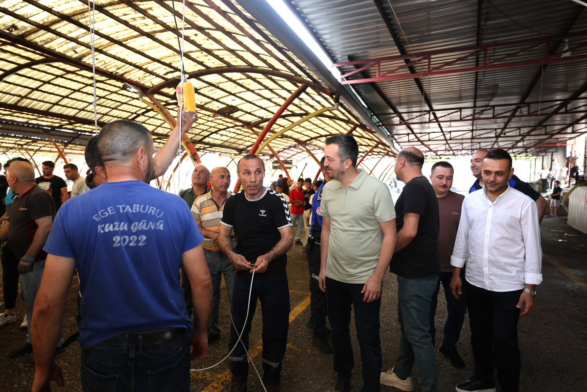 Şehzadeler Belediyesi Kurban Bayramı'nda Vatandaşlarla Buluştu