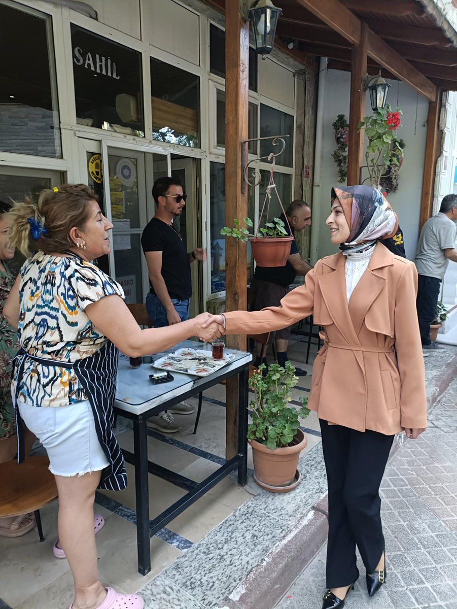 Marmara Kaymakamı Orhan, Asmalı ve Gündoğdu Mahallelerinde Bayram Ziyaretleri Gerçekleştirdi