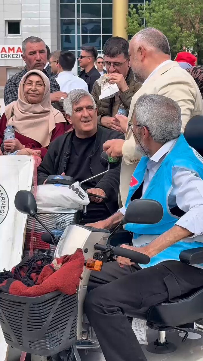 Afyonkarahisar Gençlik ve Spor İl Müdürü Kasapoğlu Görevinden Ayrılıyor