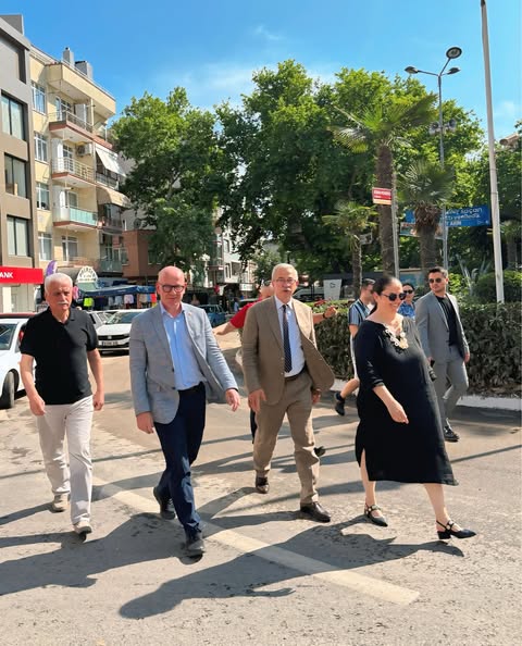 Erdek Belediyesi Heyeti Esnafla Bayramlaşma Gerçekleştirdi