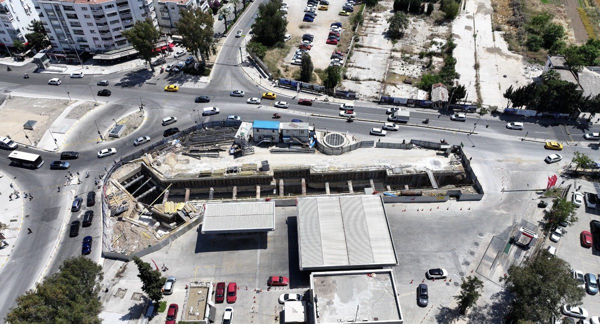İzmir Metrosu Dokuz Eylül Hastanesi İstasyonu'na Yaya Tüneli Yapılıyor
