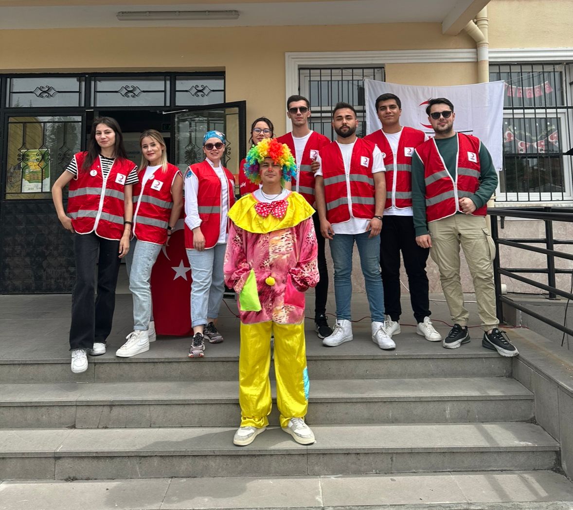 .Akü Genç Kızılay’dan Anlamlı Proje: Uykusuz Kafe’de Kitap Toplama Etkinliği. 