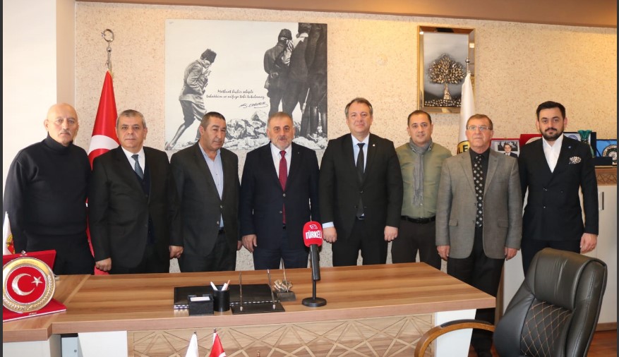 Deva Partisi Genel Başkan Yardımcısı Mehmet Erdoğan ve beraberindeki heyet, Afyon Gazeteciler Cemiyeti'ni (AGC) ziyaret etti. 