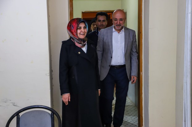 AKÖREN TEVECCÜHÜNÜ BİR KEZ DAHA GÖSTERDİ
