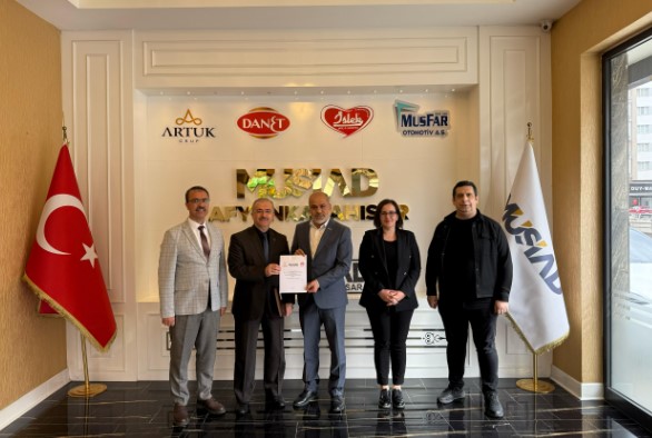 MÜSİAD AFYONKARAHİSAR’DAN YENİ EVLENECEK GENÇLERE DESTEK